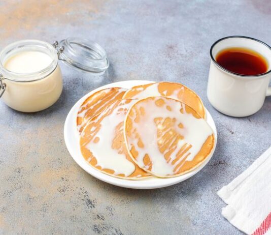 Жирные блины на молоке: рецепт