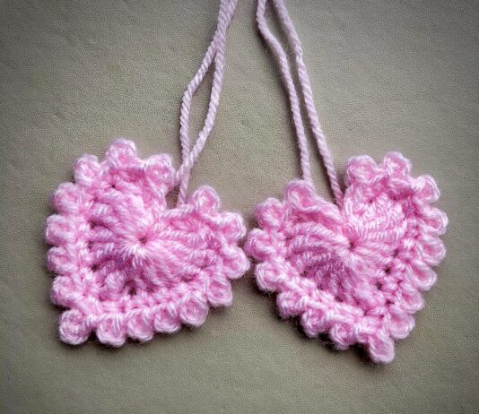 Маленький цветочек крючком: простое украшение