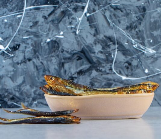 Мойва в духовке на протвине