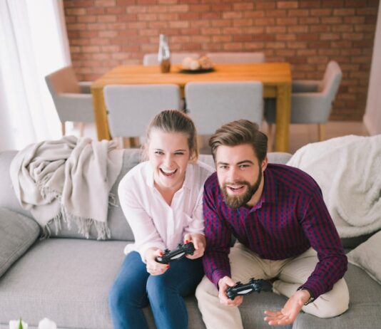 Игры для двоих дома: весело и просто