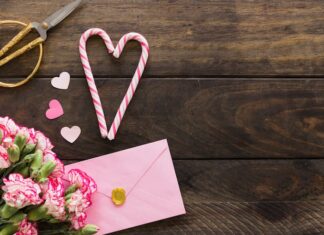 Поздравление с годовщиной отношений: слова любви для избранницы