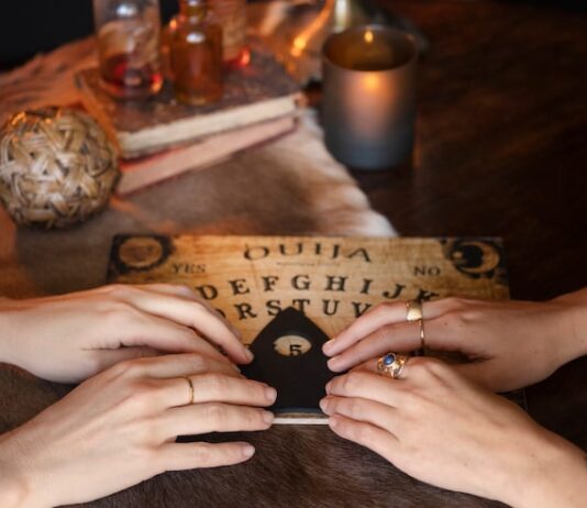 Гадание: как узнать о его делах