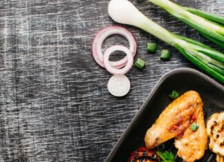 Жарим бедра курицы на сковороде