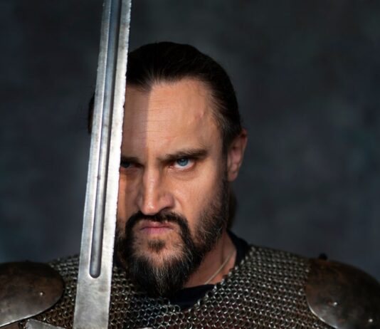 Рыцарь мечей: значение и мифы