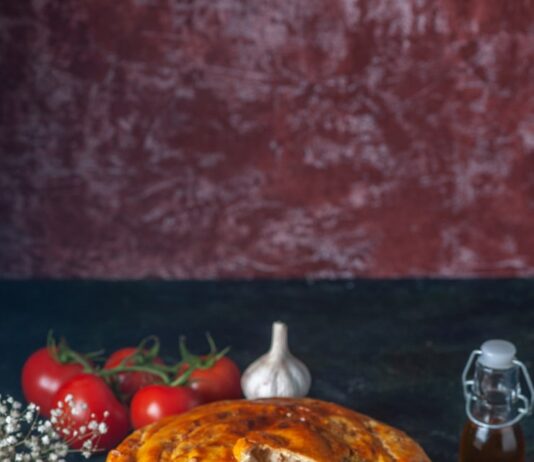 Рыбный закрытый пирог