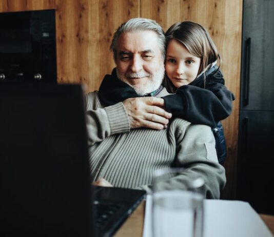 Сны о покойном отце: что они значат для дочери