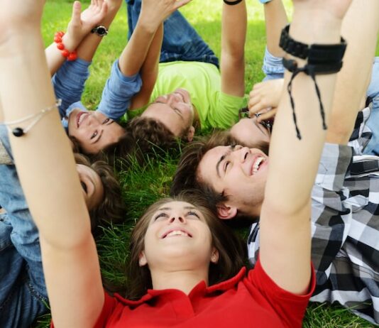 Развлекательная программа для молодежи: «Название»