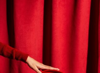 Три тройки на часах: значение и тайна