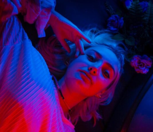 Мод Клуб Романтики: Играй, Люби, Живи