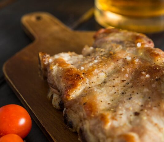 Свиные ребрышки в духовке: лучшие рецепты