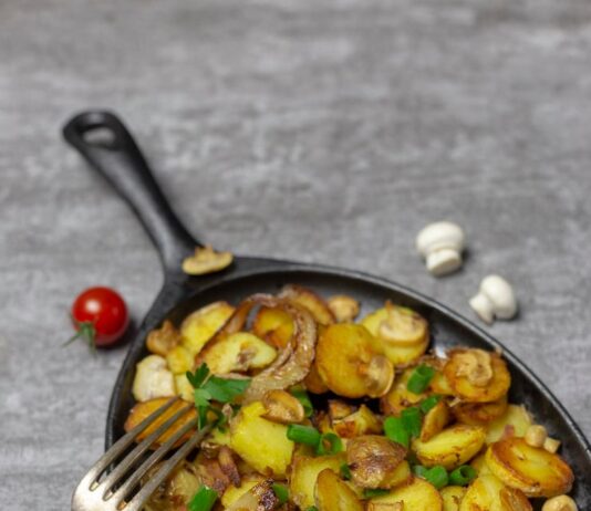 Жареная картошка с сушеными грибами