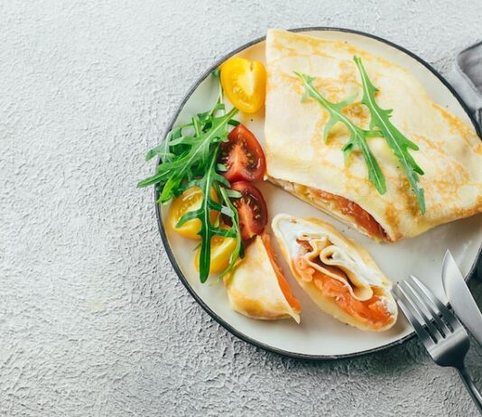 Блины с красной рыбой: рецепт