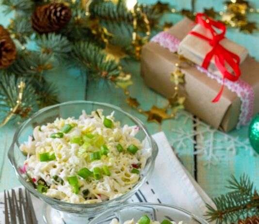 Праздничный салат с курицей: рецепт