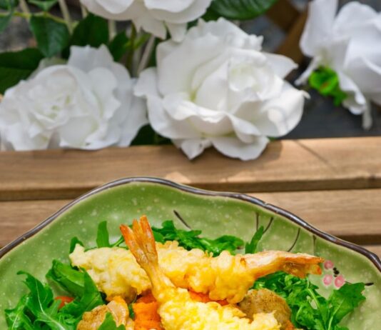 Ананасово-куриный салат