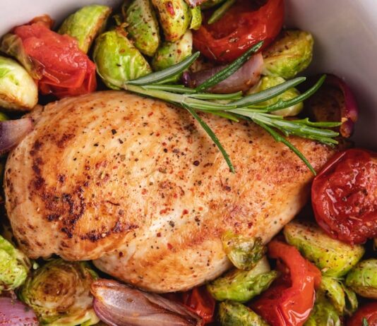 Запеченная курица диетическая в духовке