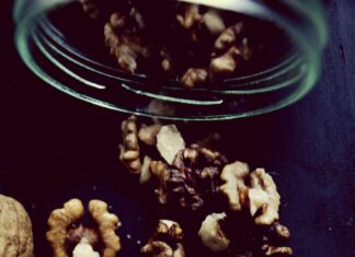 Видеть во сне грецкий орех: толкование сна