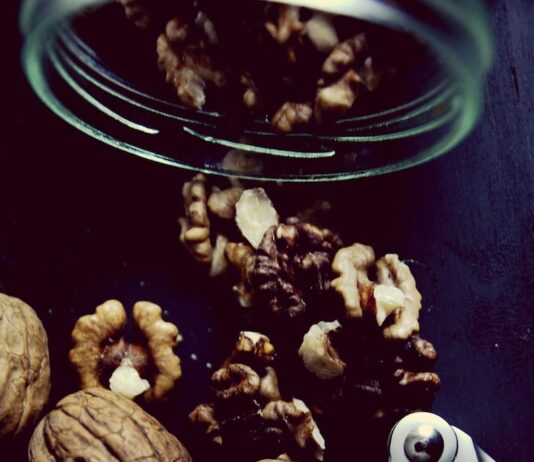 Видеть во сне грецкий орех: толкование сна