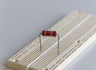 Делитель напряжения на резисторах