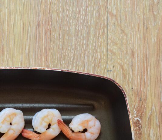 Варим замороженные неочищенные креветки