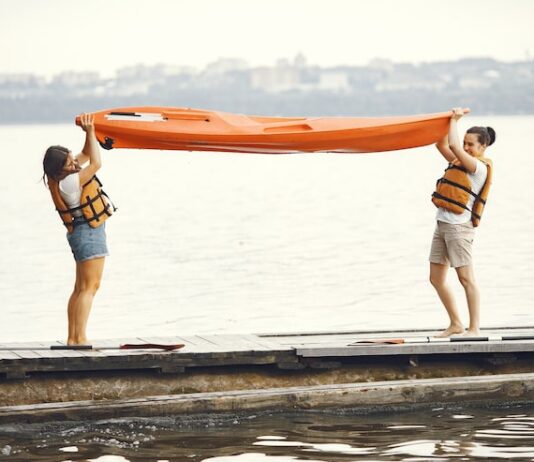 Резиновая лодка во сне: толкование