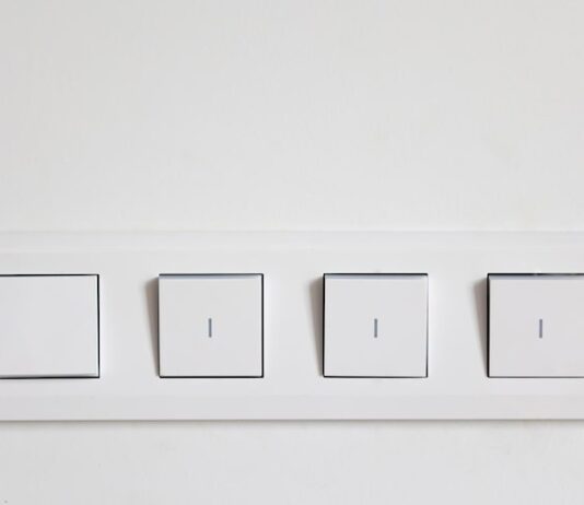 Обозначение выключателя-разъединителя на схеме