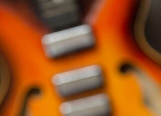 Найдите фамилию любимого музыканта в Яндексе