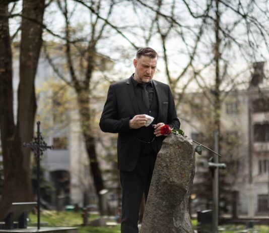 Подготовка к похоронам во сне: что нужно знать