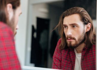 Сонник: Мужчина с длинными волосами