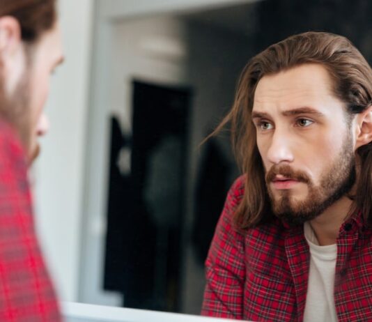 Сонник: Мужчина с длинными волосами