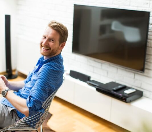 Бесплатное ТВ на смарт-телевизоре