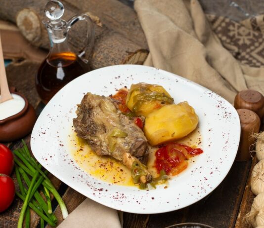 Ребра с картошкой в казане