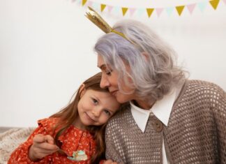 Бабушка во сне внучки: толкование