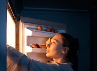 Сонник: К чему снится пустой холодильник