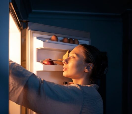 Сонник: К чему снится пустой холодильник