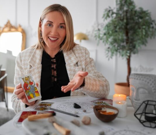 Гадание на Таро: прошлое, настоящее, будущее