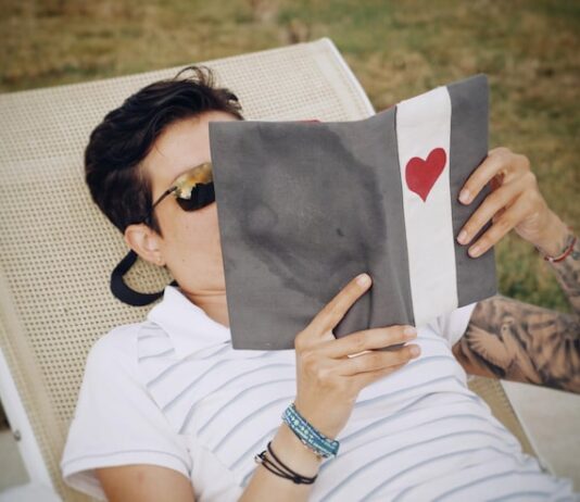 Магия комплимента на обложке журнала