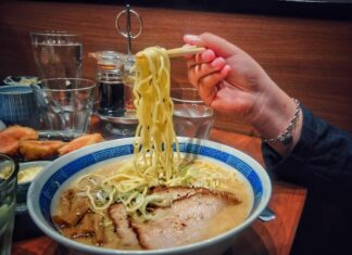 Вкусная лапша на курином бульоне