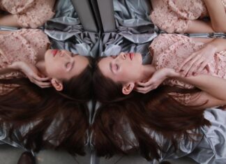 Видеть во сне много девушек: толкование сновидений