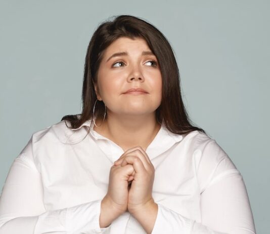 Толстая женщина во сне: толкование