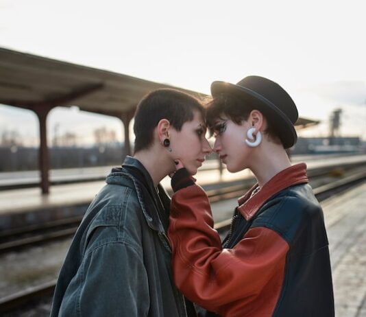 Влюбленный близнец: поведение и особенности