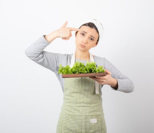 Толкование сна: Есть салат