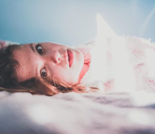 Сон о спящей девушке: толкование и значение