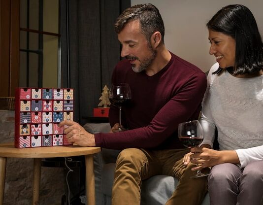 Кубки Таро в отношениях: 4 ключевых аспекта