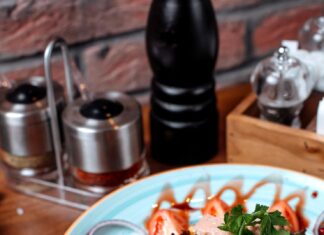 Классический мясной салат со свининой