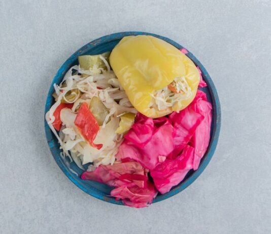 Быстрая маринованная капуста кусочками