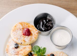 Творожные сырники с манкой: рецепт