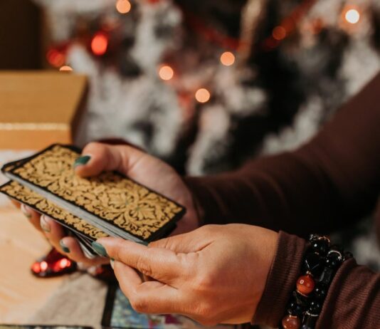 Карты Таро для понимания отношений онлайн