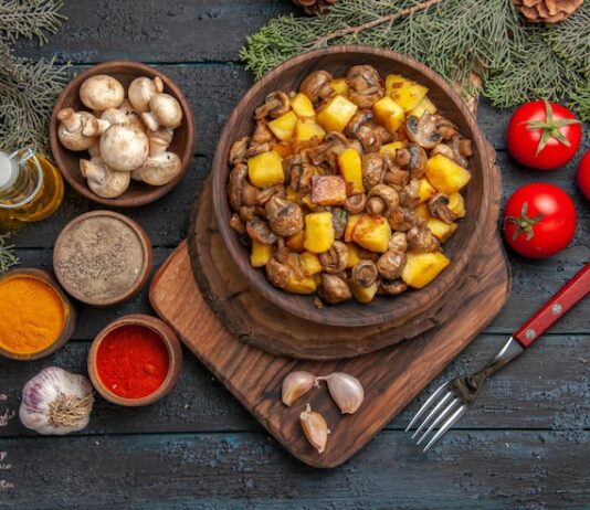 Подлив из свинины с грибами