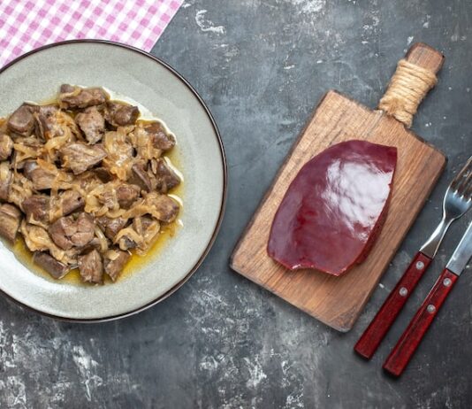 Говядина с солеными огурцами: рецепт