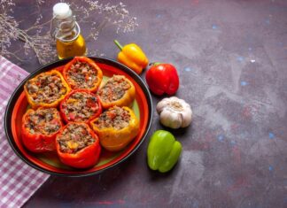 Фаршированные перцы в духовке